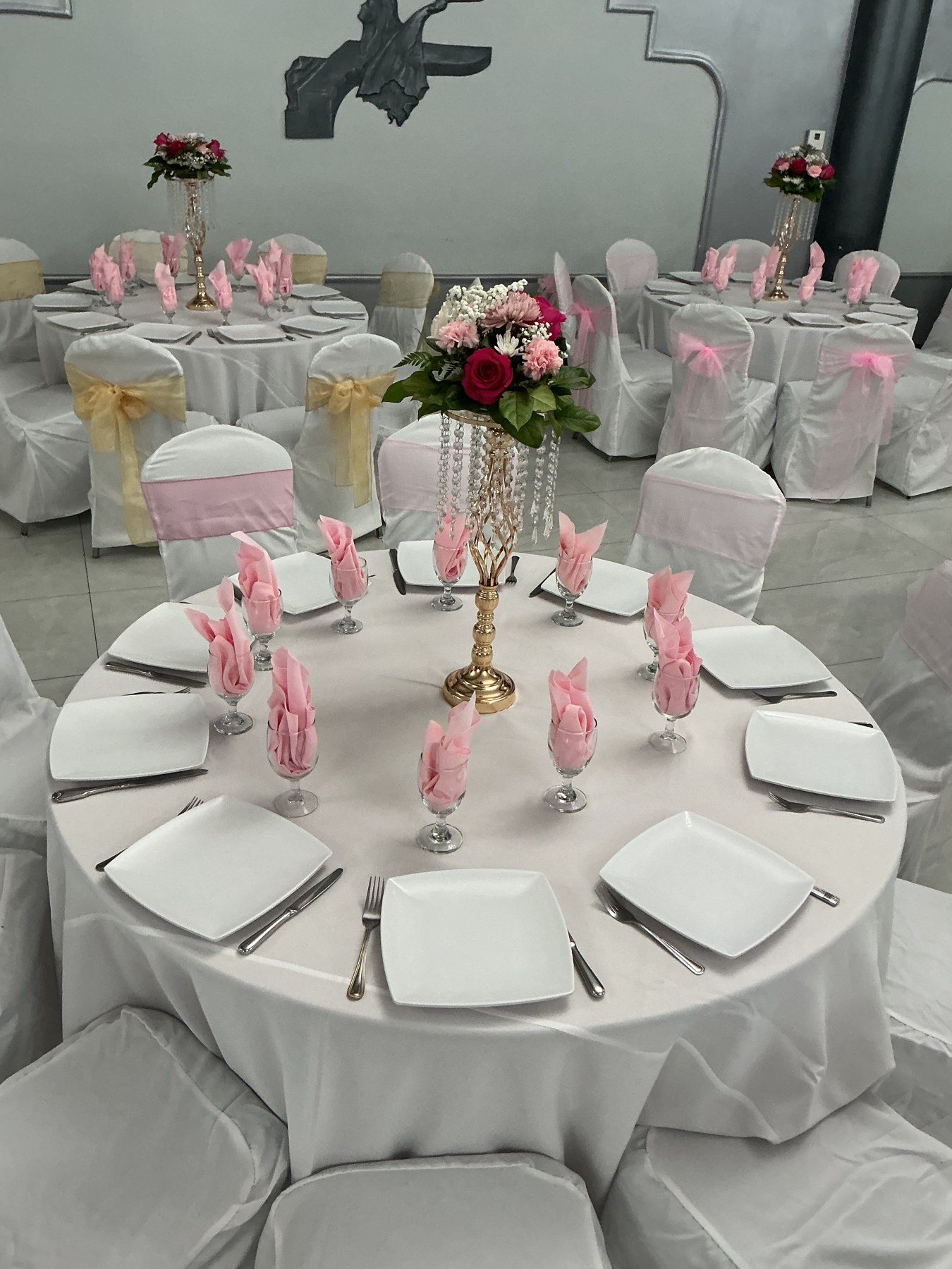 Pink and gold place settings